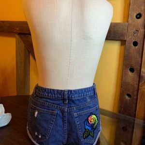 Jean shorts with flower